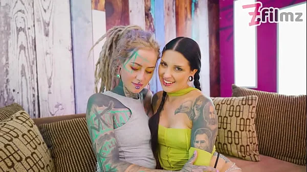 FFM EXTREME ANAL THREESOME with pussy fisting!